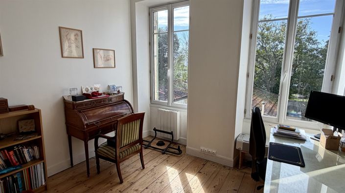 Image No.12-5 Bed House for sale