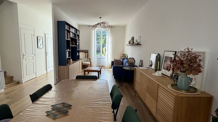 Image No.2-5 Bed House for sale
