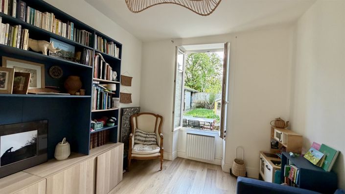 Image No.4-5 Bed House for sale