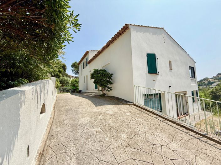 Image No.16-5 Bed House for sale