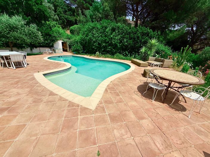 Image No.18-5 Bed House for sale