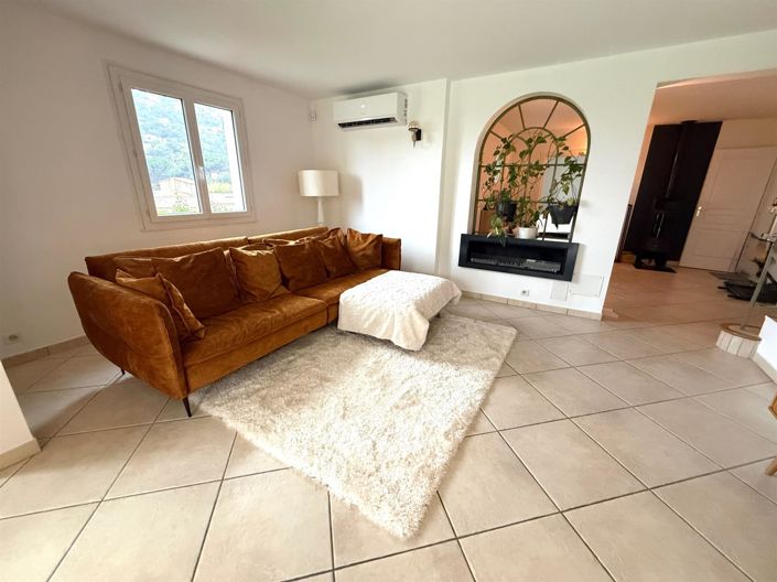 Image No.2-5 Bed House for sale