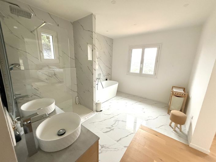 Image No.21-5 Bed House for sale