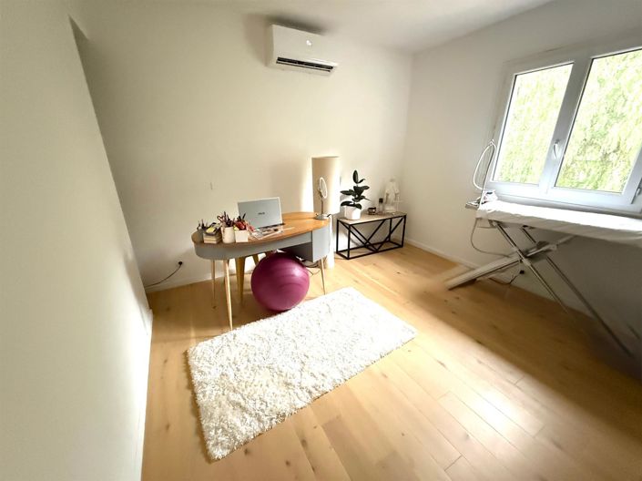 Image No.22-5 Bed House for sale