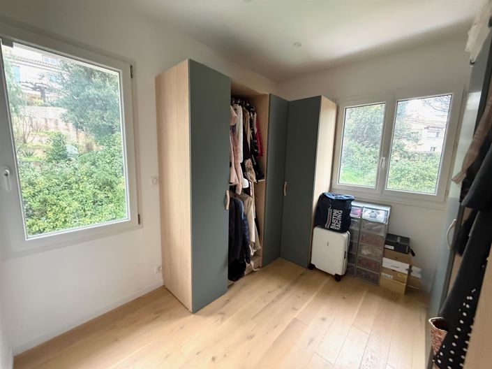 Image No.28-5 Bed House for sale