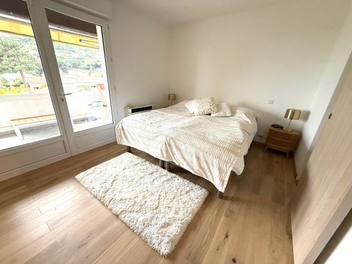 Image No.4-5 Bed House for sale