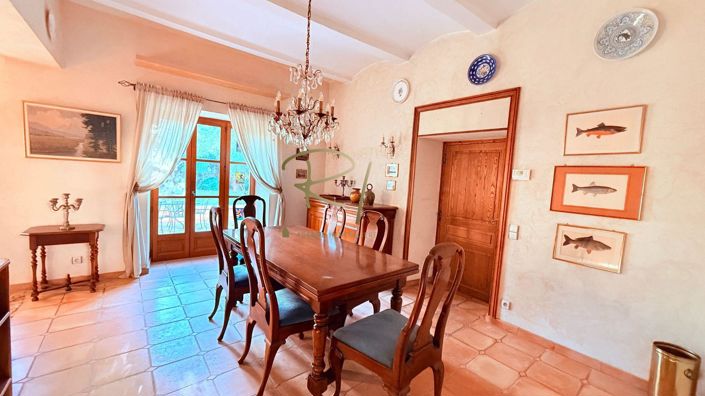 Image No.6-5 Bed House for sale