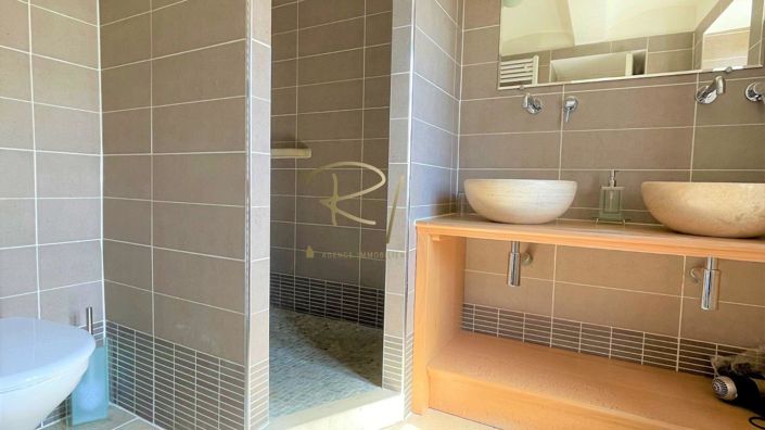 Image No.7-5 Bed House for sale