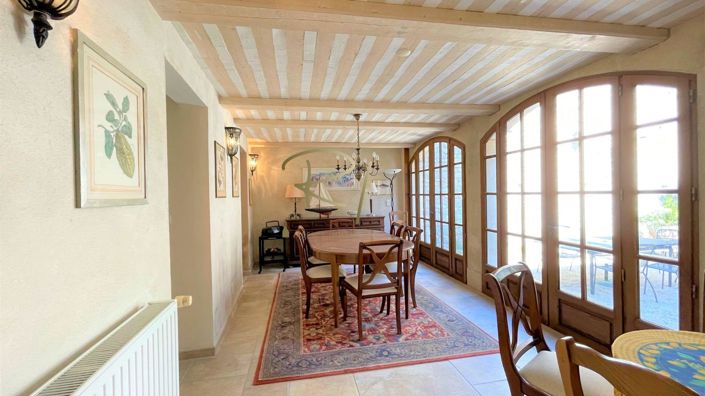 Image No.8-5 Bed House for sale