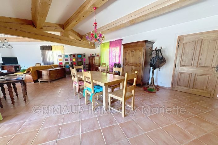 Image No.7-5 Bed House for sale