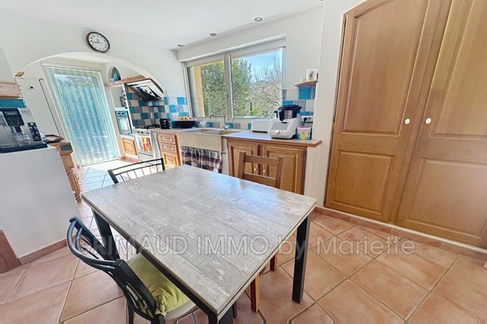 Image No.9-5 Bed House for sale