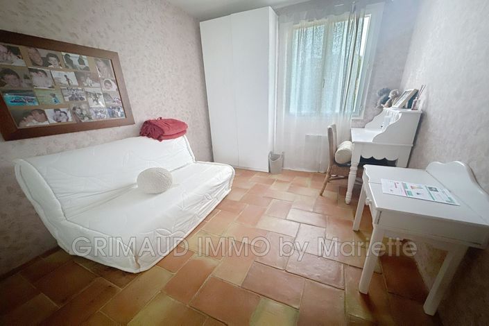 Image No.9-4 Bed House for sale