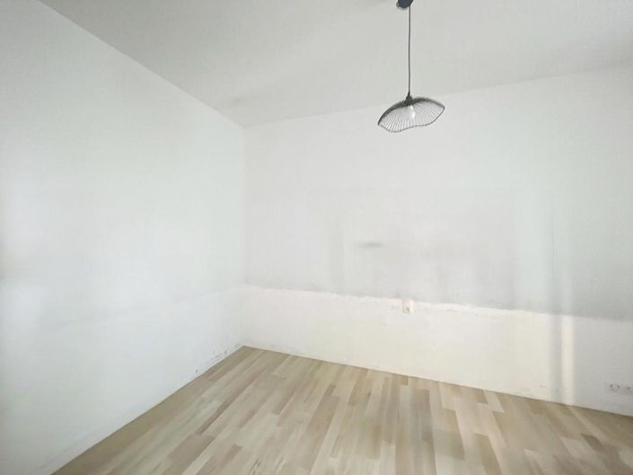 Image No.13-2 Bed House for sale