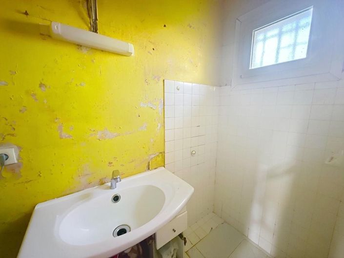 Image No.18-2 Bed House for sale