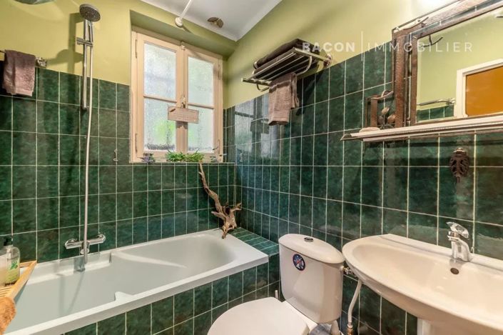 Image No.12-2 Bed House for sale