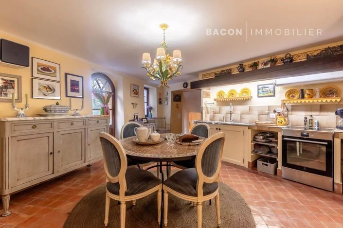 Image No.8-2 Bed House for sale