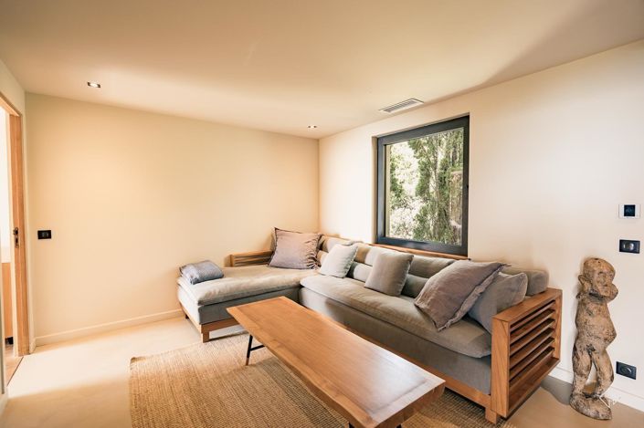 Image No.11-6 Bed House for sale