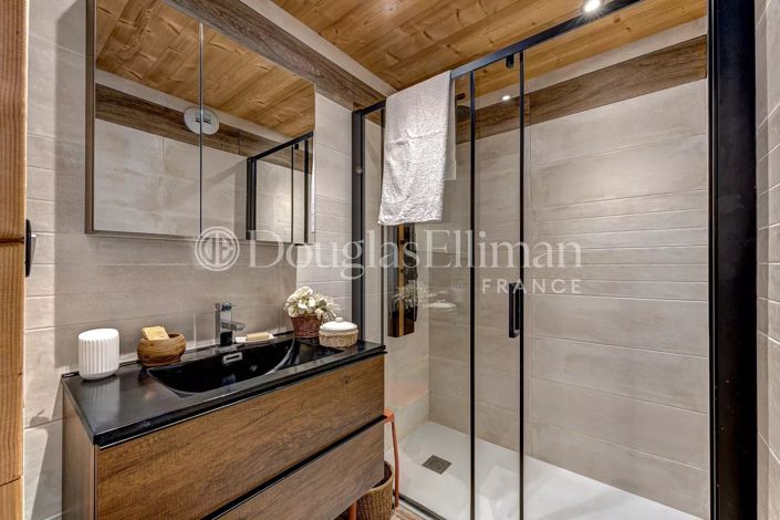 Image No.8-3 Bed House for sale