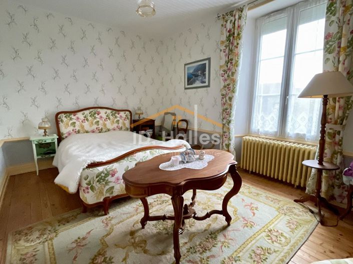 Image No.8-5 Bed House for sale