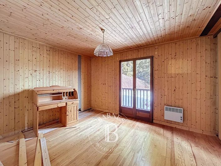 Image No.14-6 Bed House for sale