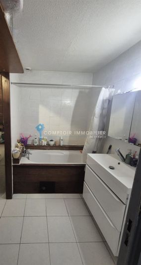 Image No.3-Appartement de 2 chambres à vendre à Lunel