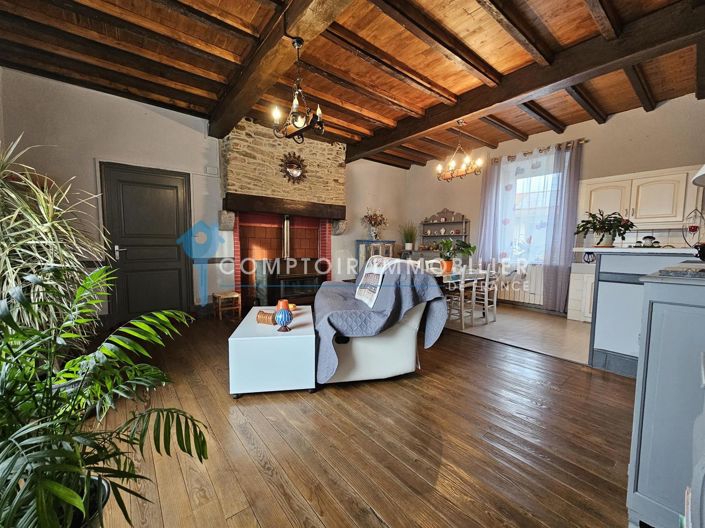 Image No.4-8 Bed House for sale