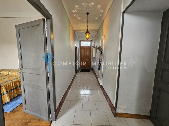 Image No.8-8 Bed House for sale