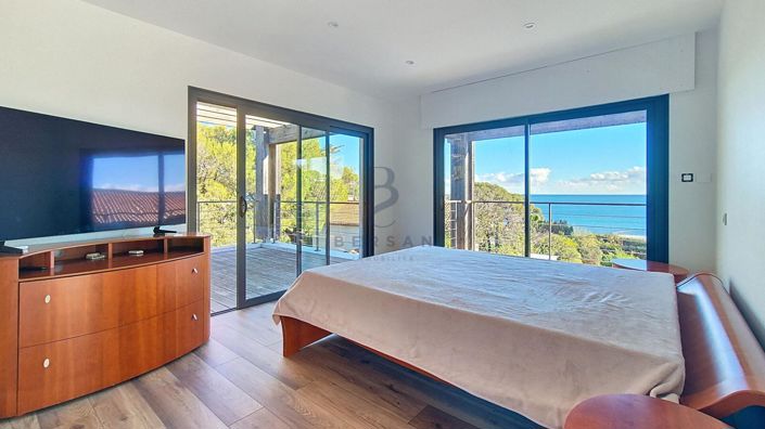 Image No.14-5 Bed House for sale