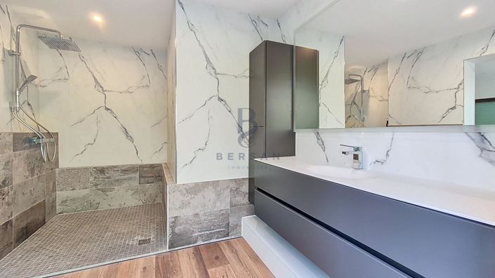 Image No.16-5 Bed House for sale