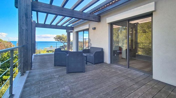 Image No.5-5 Bed House for sale