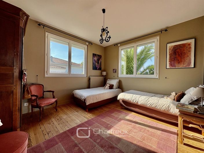 Image No.13-7 Bed House for sale