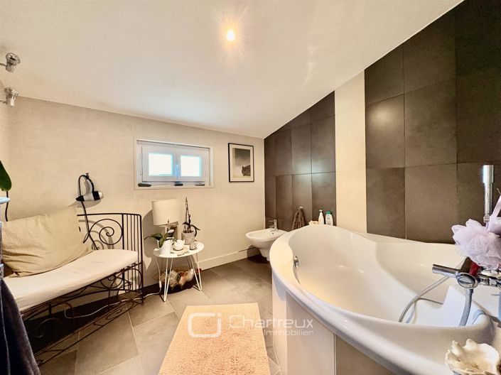 Image No.14-7 Bed House for sale