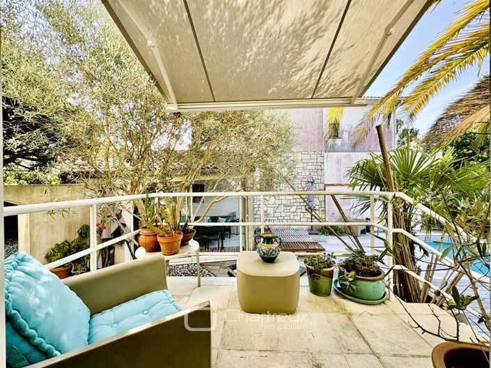 Image No.9-7 Bed House for sale