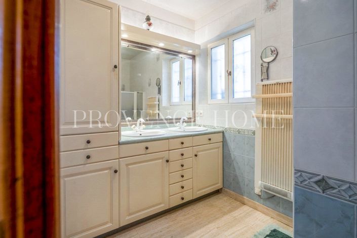 Image No.10-Propriété de 4 chambres à vendre à Lauris