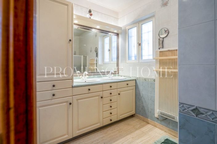 Image No.10-4 Bed Property for sale