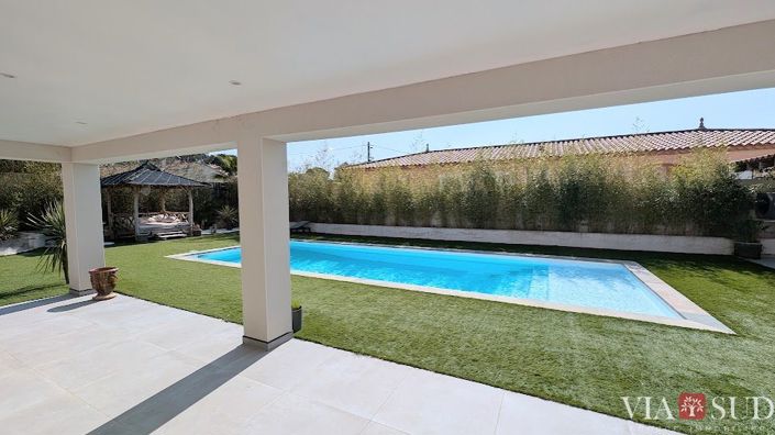 Image No.3-7 Bed Property for sale