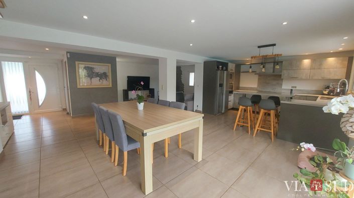 Image No.5-7 Bed House for sale