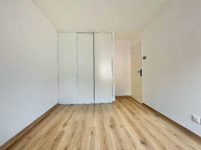 Image No.13-3 Bed House for sale