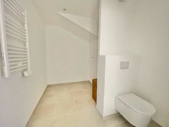 Image No.16-3 Bed House for sale