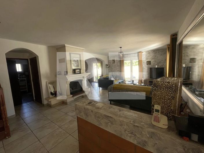 Image No.2-5 Bed House for sale