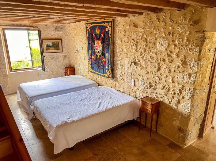 Image No.14-3 Bed House for sale