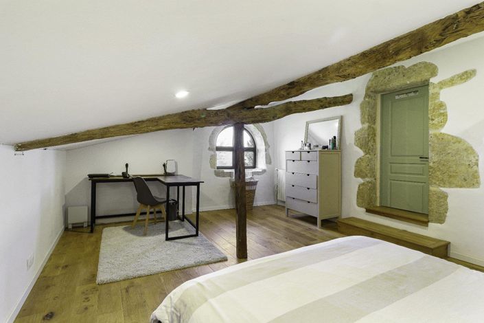 Image No.12-5 Bed Property for sale