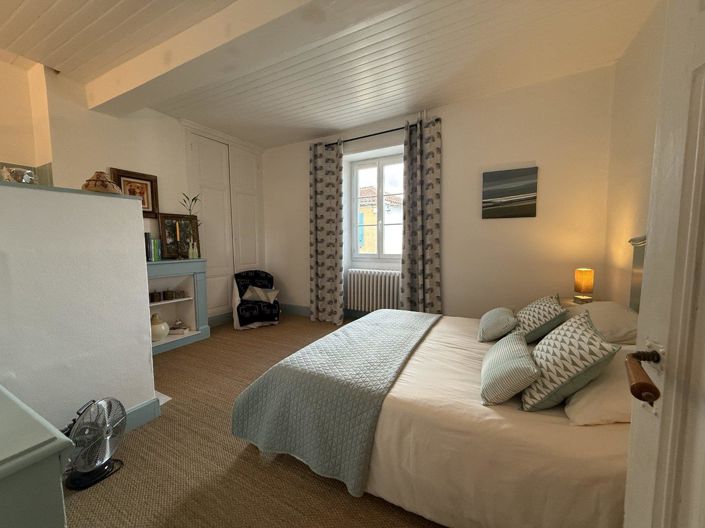 Image No.12-4 Bed House for sale