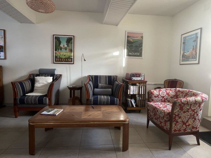 Image No.5-4 Bed House for sale