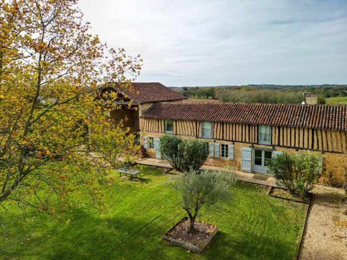 Image No.2-7 Bed Property for sale