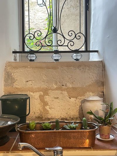 Image No.10-2 Bed Property for sale