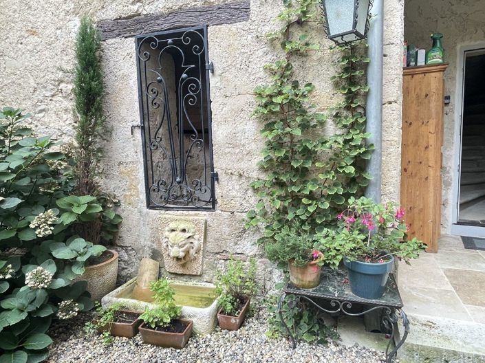 Image No.2-2 Bed Property for sale