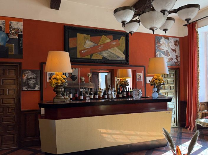 Image No.11-6 Bed Property for sale