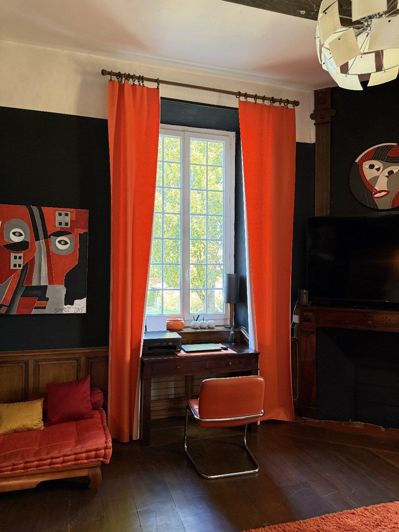 Image No.16-6 Bed Property for sale