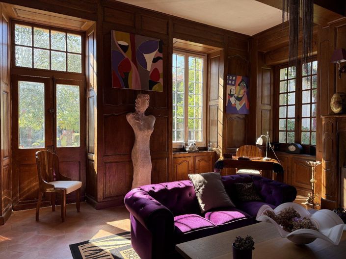 Image No.7-6 Bed Property for sale